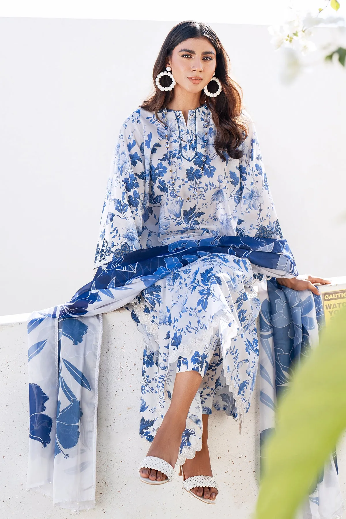 EMBROIDERED PRINTED LAWN UF-4068