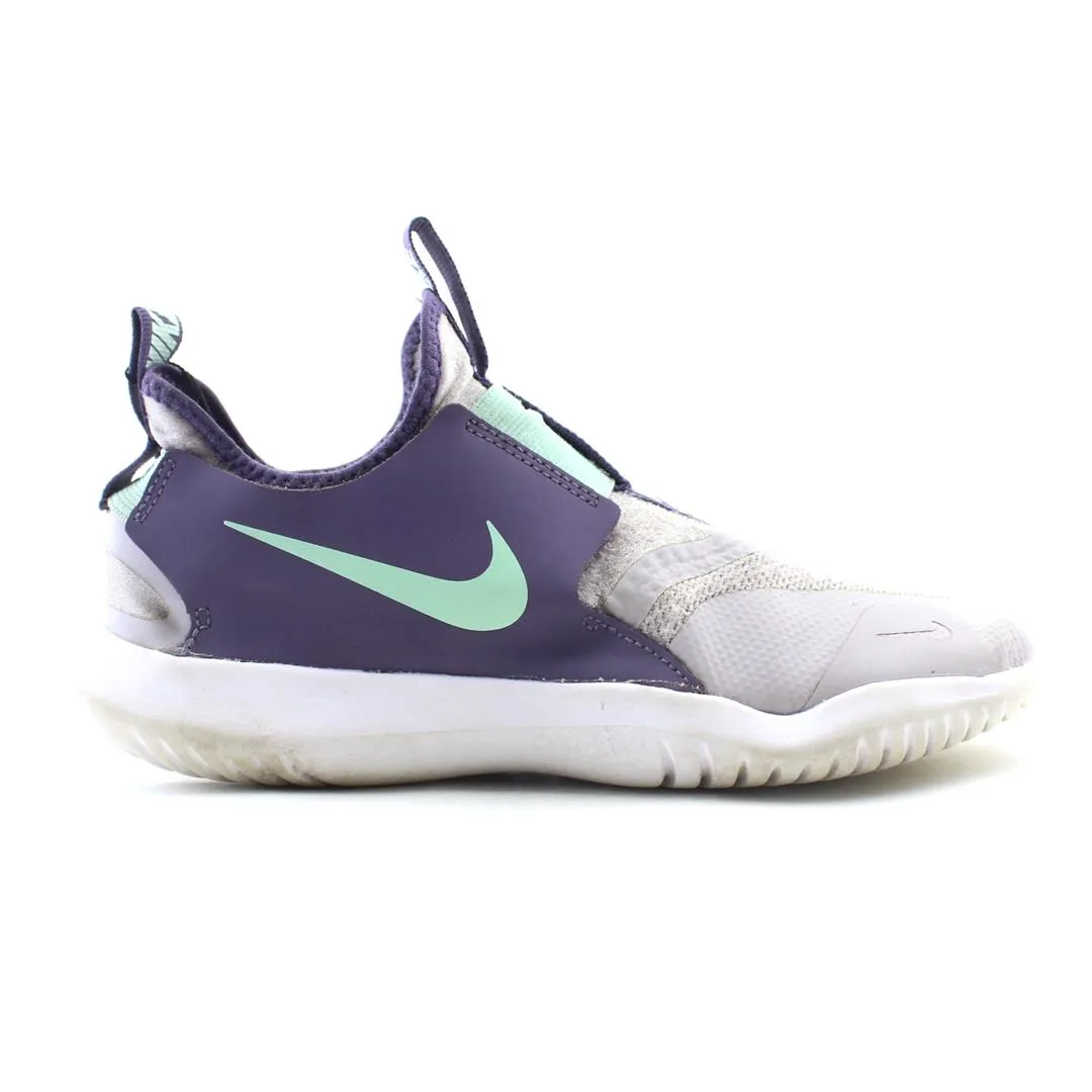 NIKE FLEX LOW-TOP