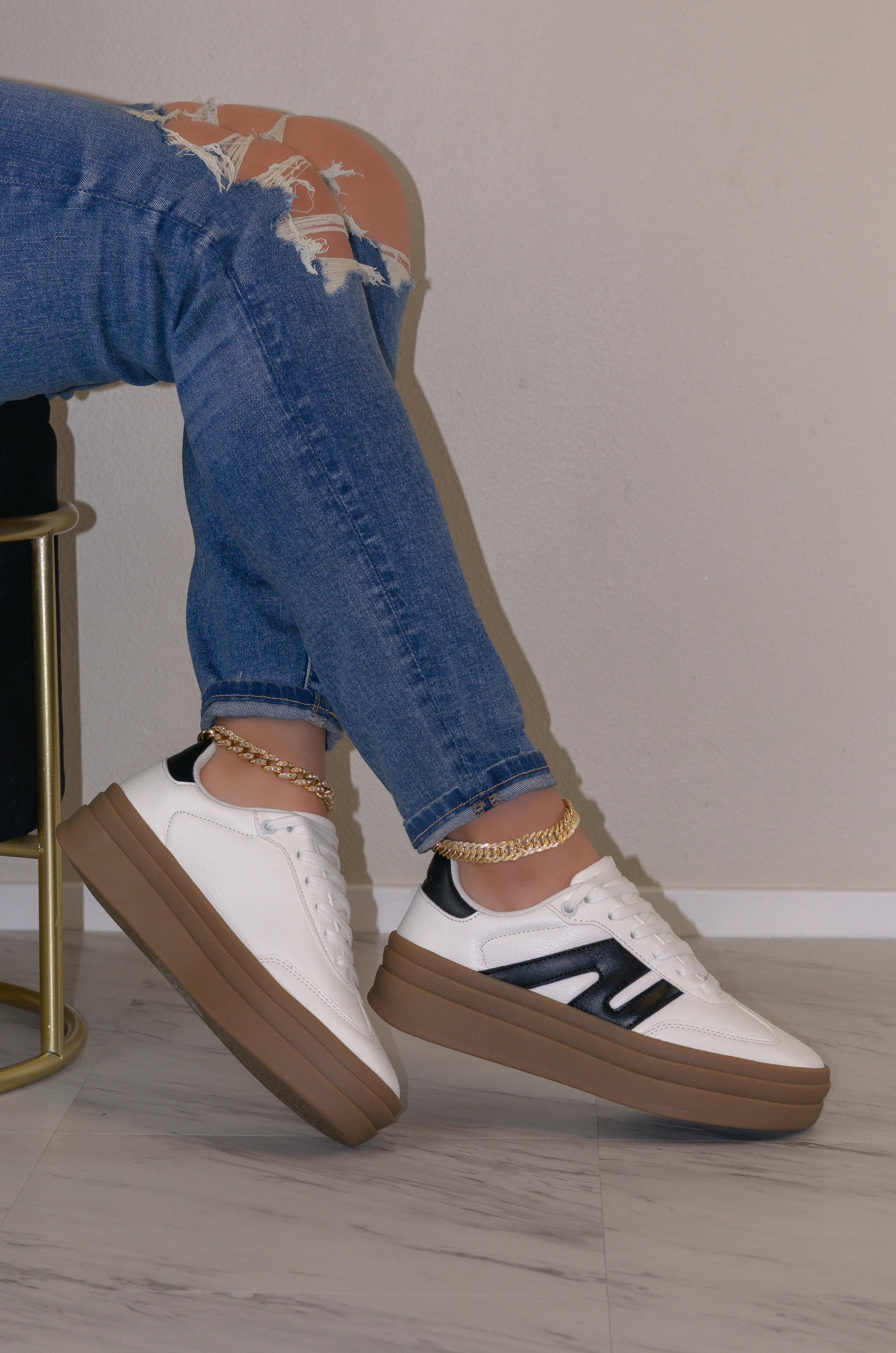 Pulse - Women's Lace-Up Platform Sneakers, Casual Footwear with a Bold Look, Ideal for Comfortable & Trendy Outfits