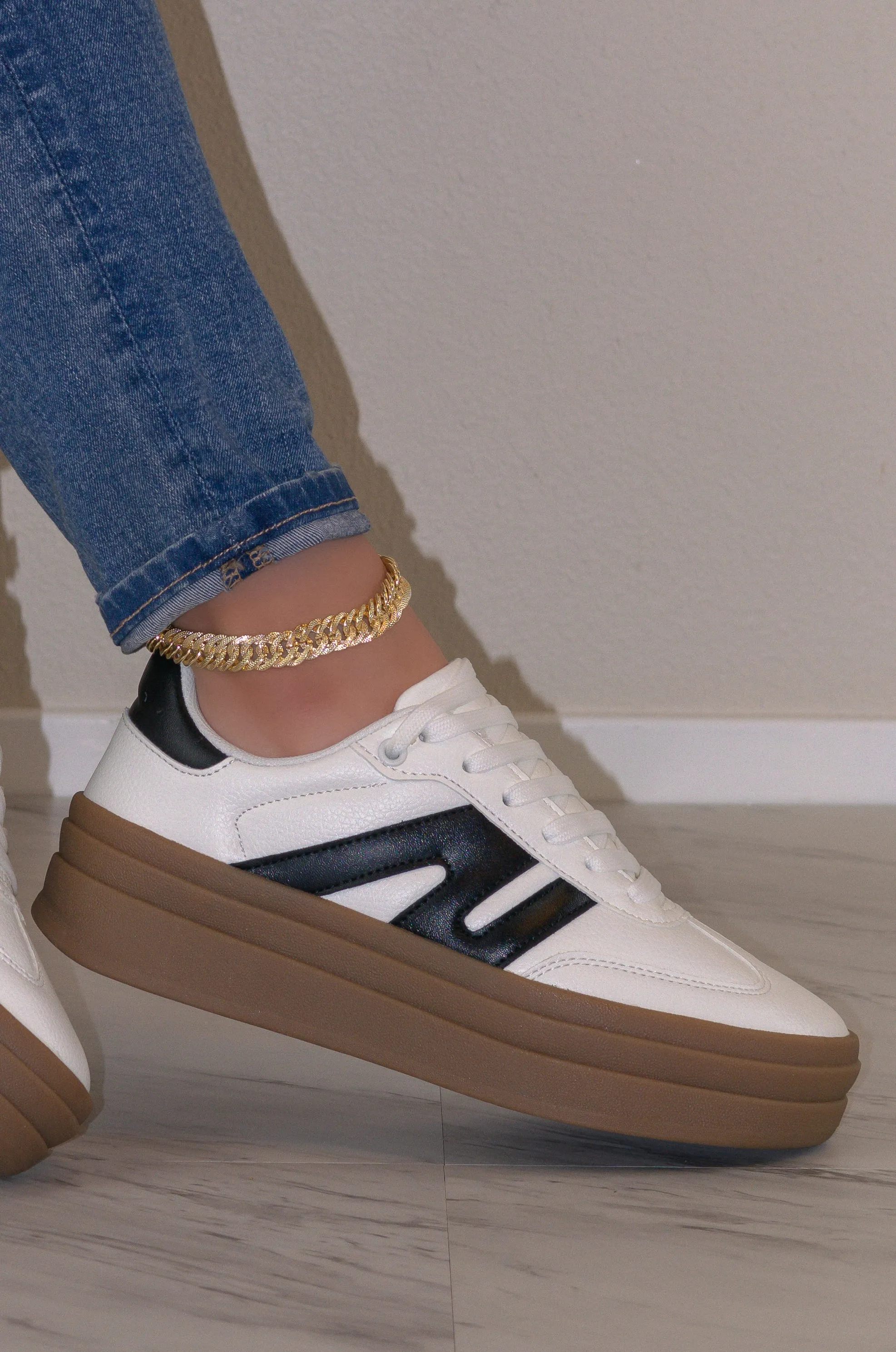 Pulse - Women's Lace-Up Platform Sneakers, Casual Footwear with a Bold Look, Ideal for Comfortable & Trendy Outfits